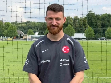 Salih &Ouml;zcan: "Sarı duvar, kırmızı-beyaz olacak"
