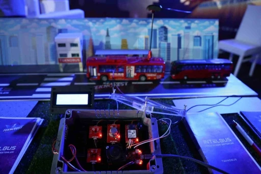 Şampiyonlar TEKNOFEST&rsquo;te otob&uuml;slerin kara kutusunu oluşturdu
