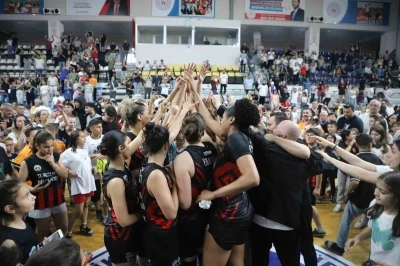 Şampiyonluk ma&ccedil;ının heyecanını dev ekranda yaşayacaklar
