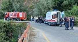 Samsun&rsquo;da &ccedil;ocuğun kullandığı otomobil k&ouml;pr&uuml;den u&ccedil;tu: 1 &ouml;l&uuml;, 3 yaralı