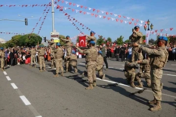 Samsun&rsquo;da Cumhuriyet&rsquo;in 100. yılı coşkuyla kutlandı
