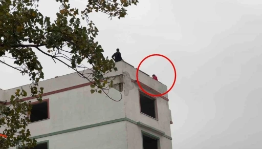 Samsun&rsquo;da inşaatın 7. katına &ccedil;ıkan bir kadın intihara kalkıştı
