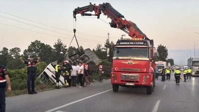 Samsun&rsquo;da &ouml;zel halk otob&uuml;s&uuml; şarampole devrildi: 21 yaralı