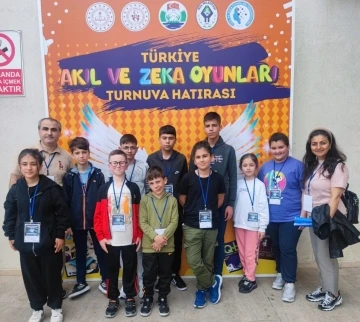 Samsunlu &ouml;ğrenciler, akıl ve zeka oyunlarından başarılar ile d&ouml;nd&uuml;
