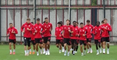 Samsunspor 8 oyuncu ile birden vedalaştı