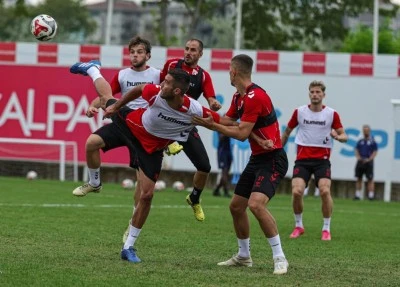 Samsunspor, Panathinaikos ma&ccedil;ı hazırlıklarını s&uuml;rd&uuml;rd&uuml;