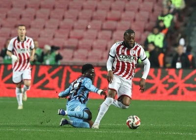 Samsunspor'u 3-1 yenen Trabzonspor yarı finale &ccedil;ıktı