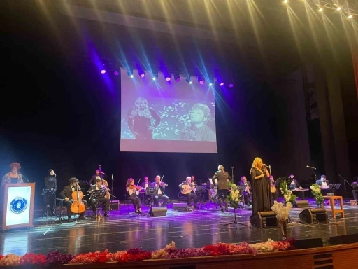 &rsquo;Sanat G&uuml;neşi&rsquo; Zeki M&uuml;ren, Bursa&rsquo;da anıldı