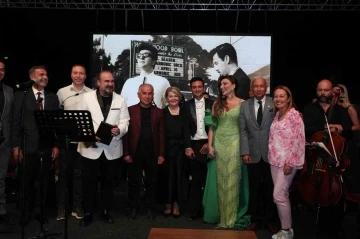 Sanat G&uuml;neşi Zeki M&uuml;ren &Ccedil;ok Sevdiği Bodrum&rsquo;da şarkılarıyla anıldı