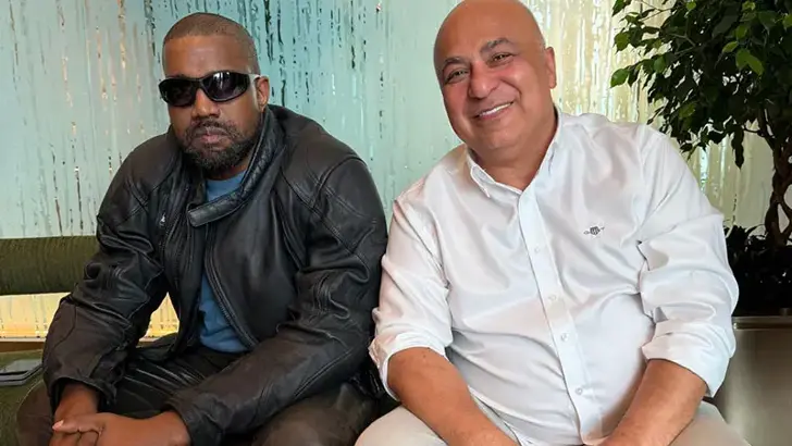 Sanat&ccedil;ı Kanye West İstanbul'a geldi