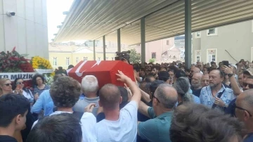 Sanat&ccedil;ı &Ouml;zkan Uğur son yolculuğuna uğurlandı