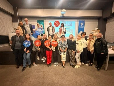 Sanatın taşlara işlediği iyilik: G&ouml;n&uuml;ll&uuml; Hareketi&rsquo;nde &ldquo;Mozaik S&ouml;yleşisi&rdquo;