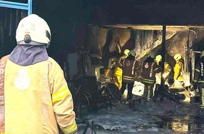 Sanayi sitesindeki yangında dikkatli &ccedil;ıraklar facianın &ouml;n&uuml;ne ge&ccedil;ti