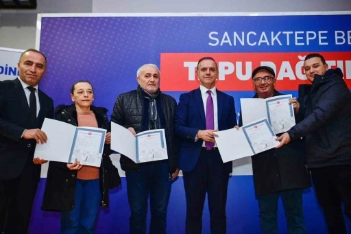 Sancaktepe&rsquo;de 56 hak sahibi tapularına kavuştu
