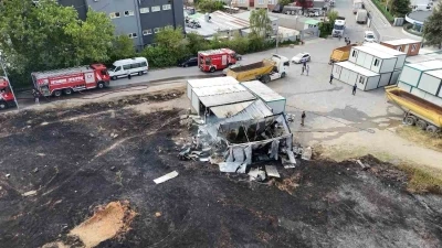 Sancaktepe&rsquo;de otluk alandaki yangın inşaat alanına sı&ccedil;radı