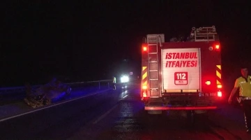 Sancaktepe&rsquo;de s&uuml;r&uuml;c&uuml;s&uuml;n&uuml;n kontrol&uuml;nden &ccedil;ıkan otomobil takla attı: 1 yaralı
