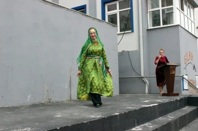 Sandıktan podyuma: 80 yıllık giysiler yeniden hayat buldu
