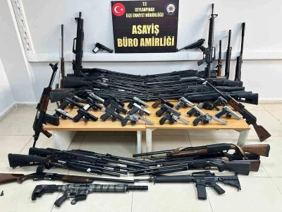Şanlıurfa&rsquo;da 45 adet ruhsatsız silah ele ge&ccedil;irildi: 2 g&ouml;zaltı
