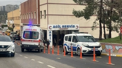 Şanlıurfa&rsquo;da 5&rsquo;inci kattaki balkondan d&uuml;şen gen&ccedil; kadın &ouml;ld&uuml;