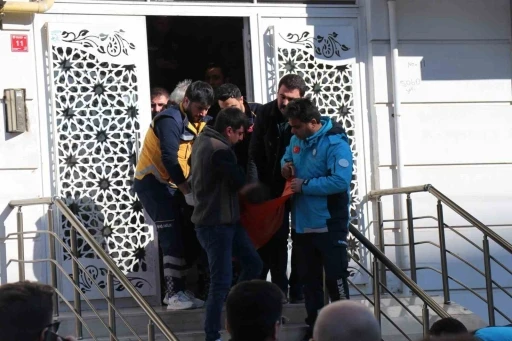 Şanlıurfa&rsquo;da cinnet getiren kadın 2 kızını &ouml;ld&uuml;r&uuml;p intihar etti
