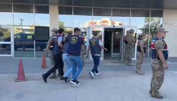 Şanlıurfa&rsquo;da &ouml;ğretmen fıstık tarlasında &ouml;ld&uuml;r&uuml;ld&uuml;
