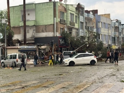 Şanlıurfa'da sağanak ve dolu: 12 yaralı
