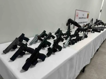 Şanlıurfa&rsquo;da silah ka&ccedil;ak&ccedil;ılığı operasyonunda 20 g&ouml;zaltı
