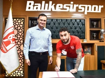 Santrfor Artun Ak&ccedil;akın Balıkesirspor&rsquo;da
