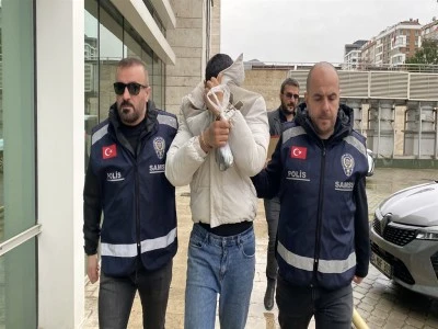 Sapık y&uuml;z&uuml;ndeki d&ouml;vmeden yakalandı