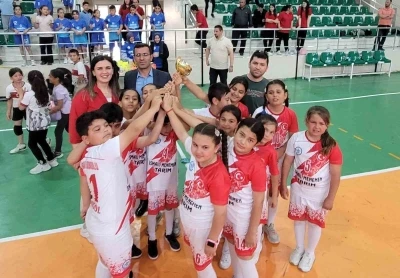 Sarıg&ouml;l&rsquo;de geleneksel &ccedil;ocuk oyunlarına rekor katılım
