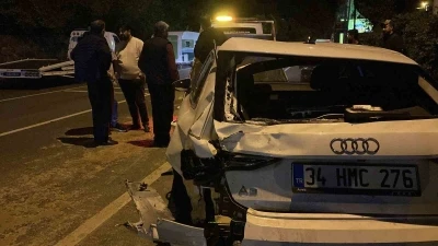Sarıyer&rsquo;de karşı y&ouml;nden gelen aracın sıkıştırdığı otomobil, park halindeki 6 araca &ccedil;arptı