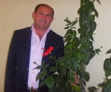 Sarıyer&rsquo;de ruhsat kavgasında polisin silah doğrulttuğu şahsa halası siper oldu: O anlar kamerada
