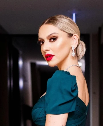 Şarkıcı Hadise&rsquo;den 3 sunucuya tazminat davası
