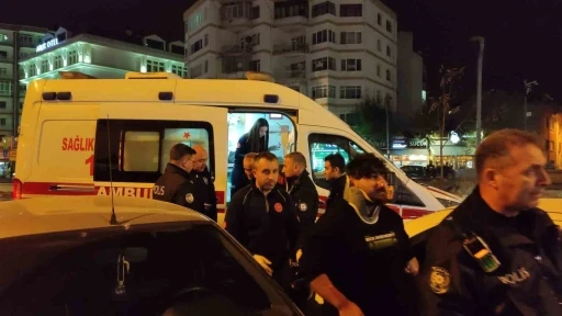 &rsquo;Sarkıntılık&rsquo; iddiası ile &ccedil;ıkan kavgada 4 kişi yaralandı
