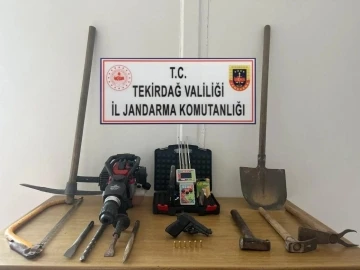 Şark&ouml;y&rsquo;de ka&ccedil;ak kazı operasyonu: 6 şahıs su&ccedil;&uuml;st&uuml; yakalandı
