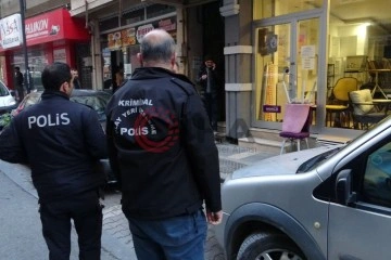 Satırlı saldırıya uğrayan gen&ccedil; ağır yaralandı