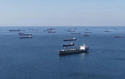 Savaş, İstanbul a&ccedil;ıklarını adeta otoparka &ccedil;evirdi