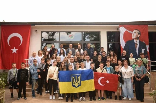 Savaş mağduru &ccedil;ocuklar DokumaPark&rsquo;ta ağırlandı
