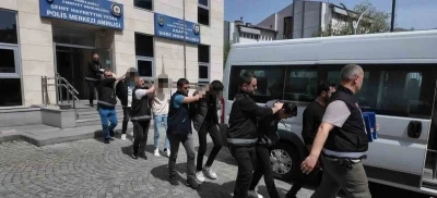 &rsquo;Sazan Sarmalı&rsquo; dolandırıcılık operasyonunda 8 g&ouml;zaltı