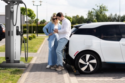 Schneider Electric, Schneider StarCharge Fast 720 ile Y&uuml;ksek G&uuml;&ccedil;l&uuml;, Y&uuml;ksek Verimli EV Şarjında Yeni Bir D&ouml;nemi Başlatıyor