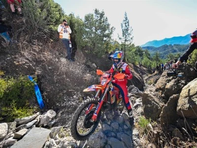 Sea To Sky Enduro Motosiklet Yarışı&rsquo;nın Orman Etabı&rsquo;nda lider Manuel Lettenbichler