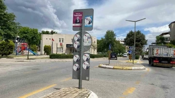 Se&ccedil;imler bitti, afişleri kaldı
