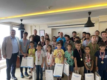 Seferihisar&rsquo;da yaza satran&ccedil;la merhaba
