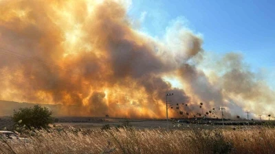 Seferihisar&lsquo;da yeni bir yangın: TOKİ konutları tedbiren tahliye edildi