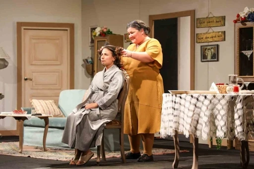 Şehir Tiyatrosu perdelerini a&ccedil;ıyor
