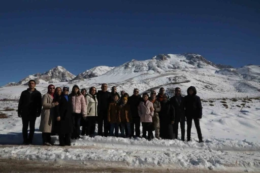 Şehit aileleri i&ccedil;in Aladağlar&rsquo;da y&uuml;r&uuml;y&uuml;ş
