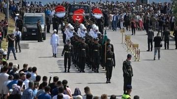 Şehit Astsubay &Uuml;st&ccedil;avuş &Uuml;nal Sipahi, İzmir'de son yolculuğuna uğurlandı