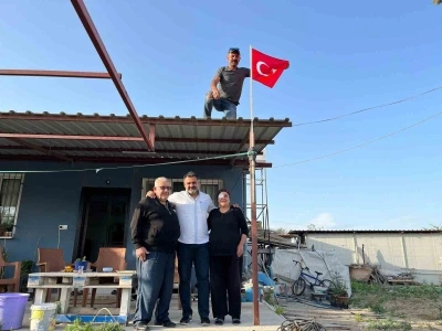 Şehit babasının bayrak değişimi isteği yerine getirildi
