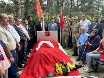 Şehit Baş&ccedil;avuş Ferhat Gedik, Hatay&rsquo;da mezarı başında dualarla anıldı
