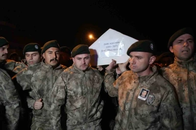 Şehit d&uuml;şen polis memurunun naaşı Samsun&rsquo;a getirildi